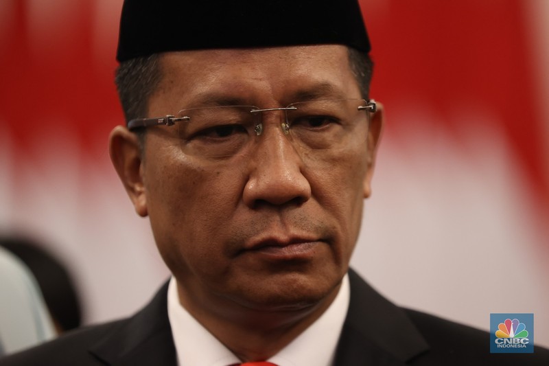 Presiden Joko Widodo melantik Pejabat Negara Republik Indonesia, di Istana Negara, Jakarta, Senin (19/8/2024). (CNBC Indonesia/Tri Susilo)