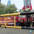 Buruh KFC Surabaya Demo di Kemnaker, Teriak Jadi Korban PHK Sepihak
