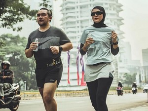 14 Tahun Menikah, Zee Zee Shahab Cerita Soal Cara Jaga Rumah Tangga Tetap Adem