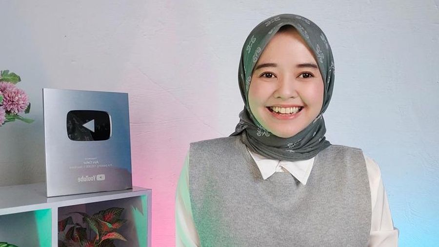 Ayu Catur Luncurkan Buku Sakti
