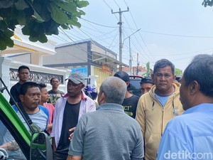 Sopir Angkot Tuntut Transportasi Online di Sukabumi Dibatasi