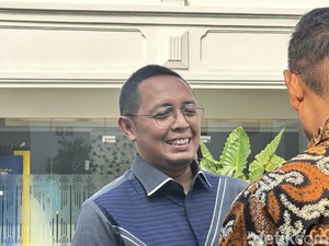 Istana Sebut Seskab Setara Eselon II: Mayor Teddy Tak Harus Mundur TNI