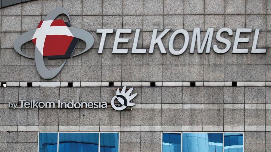 Ilustrasi Telkomsel. (REUTERS/Garry Lotulung/File Photo)