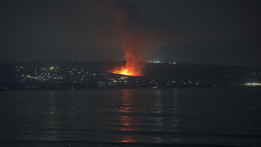 Jet Tempur Israel serang Hizbullah di Lebanon. (REUTERS)