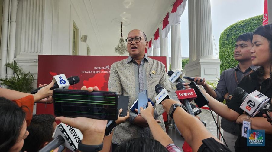 Menteri Investasi/Kepala Badan Koordinasi Penanaman Modal (BKPM), Rosan Roeslani dipanggil Presiden Joko Widodo (Jokowi) ke Istana Negara, Selasa (20/8/2024). (վ/Emir Yanwardhana)