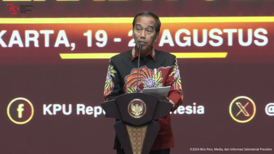 Presiden Joko Widodo dalam Pengarahan pada Rapat Konsolidasi Nasional Kesiapan Pilkada 2024, Selasa (20/8/2024). (Tangkapan Layar Youtube Sekretariat Presiden)