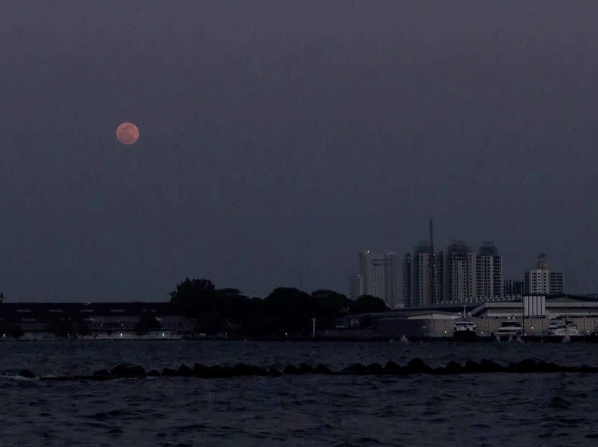 Fenomena Supermoon Oktober 2025 dan Potensi Banjir Pesisir di Indonesia