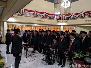 45 DPRD Lombok Barat Dilantik, Didominasi Wajah Baru