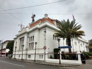 Belajar Sejarah di De Javasche Bank Surabaya