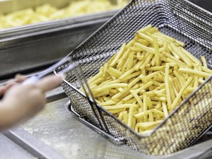 Masak Pakai Banyak Minyak Bikin Repot dan Tak Sehat? Ini Faktanya