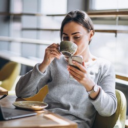 Waktu Paling Ideal Minum Kopi Agar Tidak Mati Muda