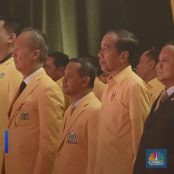 Jokowi Pakai Kemeja Kuning di Penutupan Munas Golkar