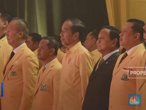 Jokowi Pakai Kemeja Kuning di Penutupan Munas Golkar