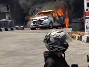 Minibus di Bengkulu Terbakar Setelah Isi BBM