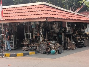 Pasar Barang Antik Jalan Surabaya, Riwayatmu Kini