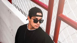 Salim Nauderer Klarifikasi Hubungan dengan Azizah Salsha