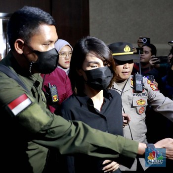 Penampakan Crazy Rich PIK Helena Lim Jalani Sidang Kasus Timah