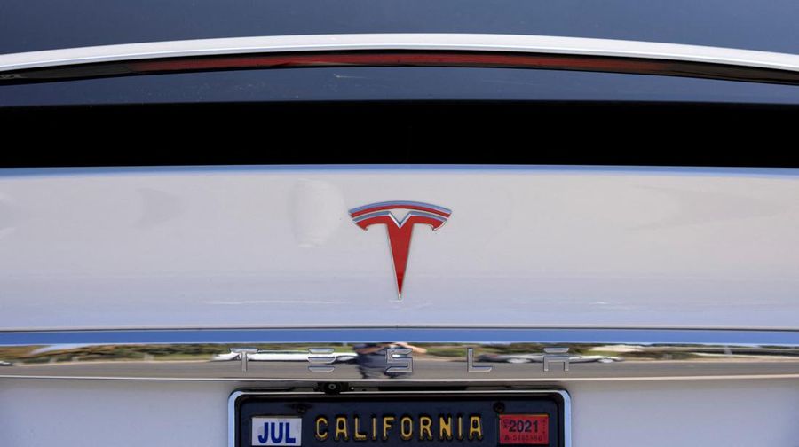 Tesla. (REUTERS/Mike Blake/File Photo)