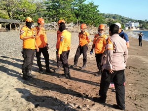 Tim SAR Parepare Sisir Perairan Parepare Cari Buaya Lepas dari Jala Nelayan