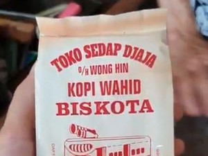 Melihat Toko Kopi Bis Kota yang Legendaris di Pasar Jatinegara