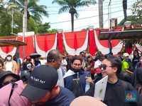 Demo Darurat Indonesia Bikin Rupiah Genting, Dolar Sentuh Rp15.600!