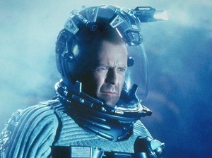 Ternyata Bruce Willis Dipaksa Disney Tampil di 2 Film dan Jadi Laris Banget
