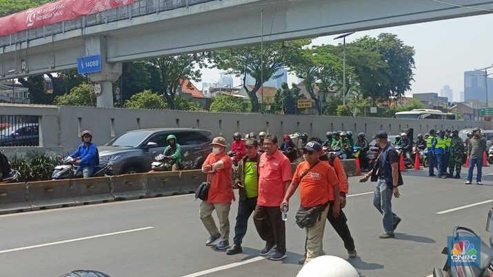 Bos Partai Buruh Said Iqbal ikut turun gunung Demo Darurat Indonesia di DPR. (CNBC Indonesia/Ferry Sandi)