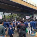 Demo Makin Memanas, Gerbang Belakang Gedung DPR Jebol