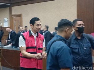 Respons Harvey Moeis Ditanya soal Sandra Dewi di Sidang Korupsi