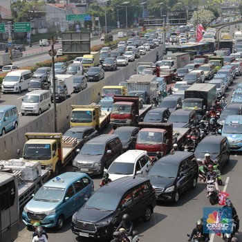 Penampakan Lalin Macet Parah di Depan DPR, Ada Demo Darurat Indonesia