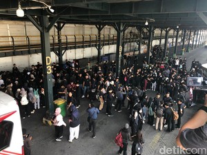 Fisipol UGM Izinkan Mahasiswa Turun ke Jalan Tolak Revisi UU Pilkada Disahkan