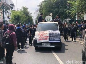 Butet Harap Sultan Pisowanan Ageng Jilid 2 Jika DPR Ngotot Revisi UU Pilkada