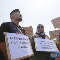 Gedung DPR Dijaga Ketat, Pegawai-Kurir Tak Bisa Masuk