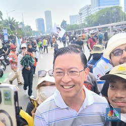 Thomas Lembong Ikut Demo di DPR: Ini Momen Kritis, RI di Persimpangan!