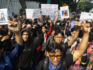 Sederet Kericuhan Demo Tolak RUU Pilkada di Berbagai Daerah