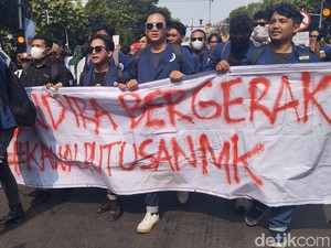 Pilkada, Legalisme Otokratik, dan Oposisi Ekstra Parlementer