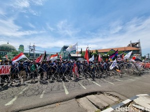 LBH Surabaya Buka Suara Update Terkini 2 Pendemo yang Disebut Diamankan