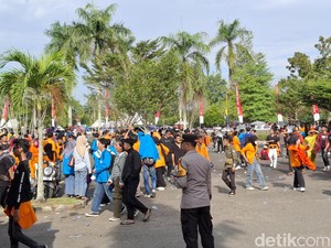Mahasiswa Kesal Tak Ditemui Anggota DPRD Jambi Saat Aksi, Ini Kata Sekwan
