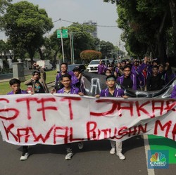 Massa Mahasiswa Mulai Padati Kantor KPU Sore Ini, Kawal Putusan MK