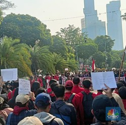 Sempat Gesekan dengan Aparat, Massa Mulai Tinggalkan KPU