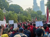 Sempat Gesekan dengan Aparat, Massa Mulai Tinggalkan KPU