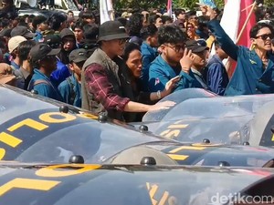Massa Demo Tolak RUU Pilkada di Lampung Pilih Bubar karena Merasa Disusupi