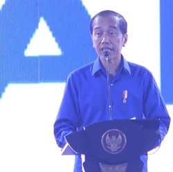 Di HUT PAN, Jokowi Sebut Indonesia Butuh Suasana Tenteram dan Adem