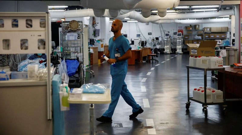 RS darurat bawwah tanah di Haifa, Israel. (REUTERS/Shir Torem)