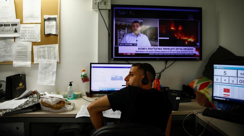 RS darurat bawwah tanah di Haifa, Israel. (REUTERS/Shir Torem)