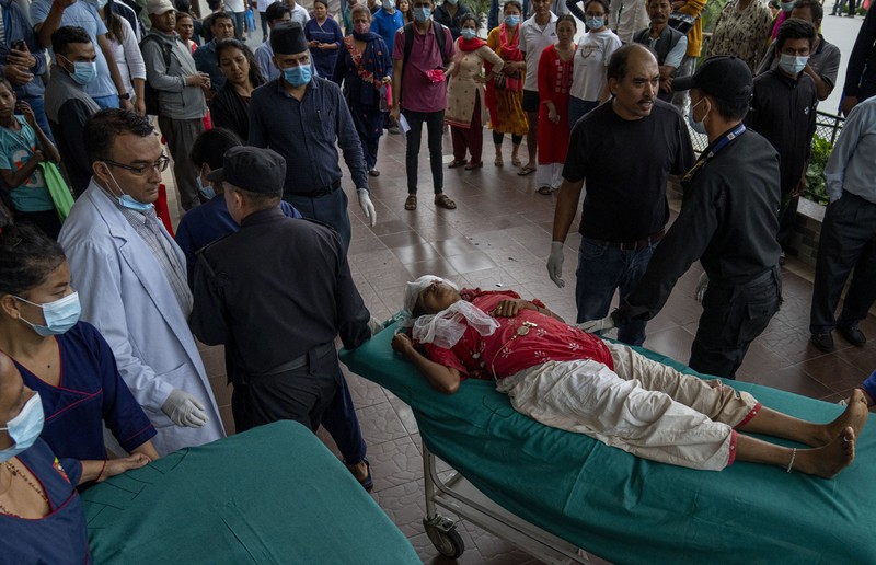 Sebuah bus di Nepal jatuh ke sungai pada Jumat (23/8), setidaknya14 penumpang asal India tewas. (REUTERS/Stringer)
