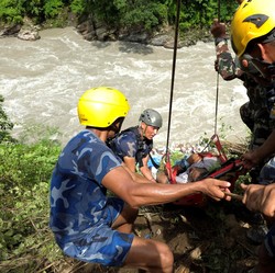 Potret Ngeri Bus Masuk Sungai di Nepal, 27 Turis India Tewas