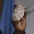 Rezeki Tak ke Mana, Orang Ini Main di Sungai Dapat Harta Karun Rp6 M
