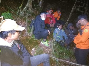 Empat Pendaki Tersesat di Gunung Batukaru
