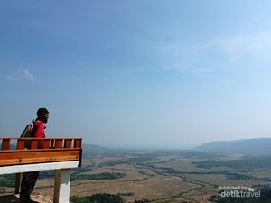 Bukit Panenjoan, Spot Pandang Lengkap di Geopark Ciletuh